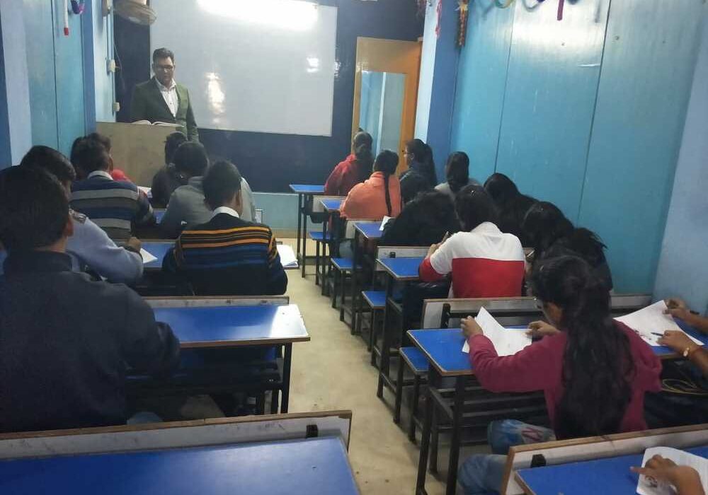 Experienced biology teacher